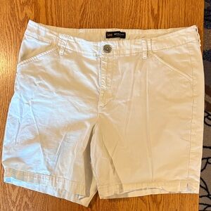 Lee Women’s White Casual Cotton Bermuda Shorts